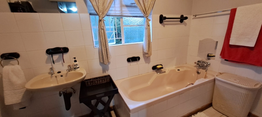 6 Bedroom Property for Sale in Panorama Free State